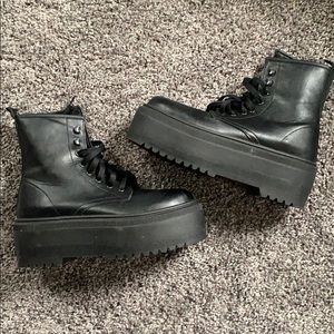 ASOS platform combat boots fits size 7